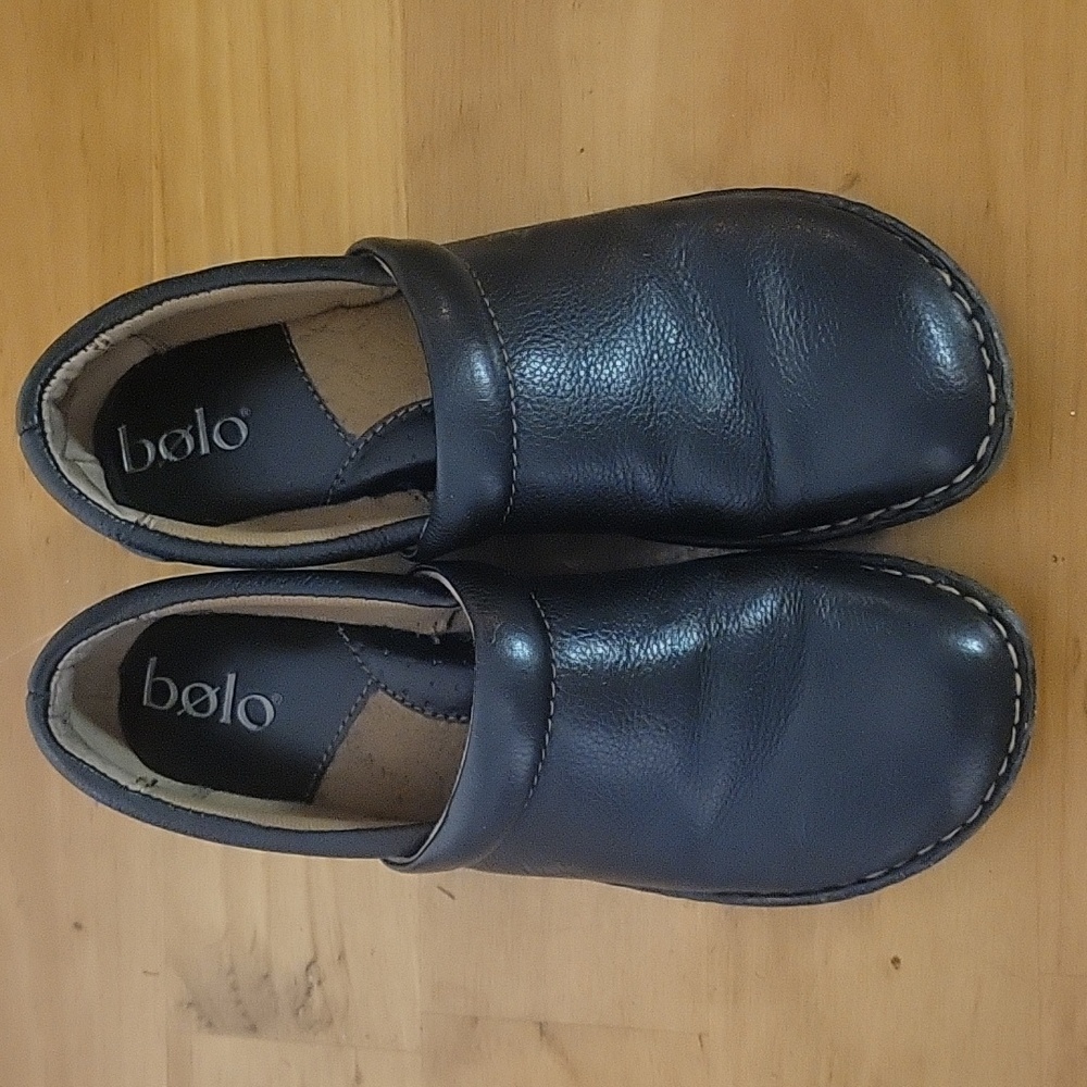 Bolo Womens US 71/2 Black Leather Slip On Comfort Shoes Clog Block Heel